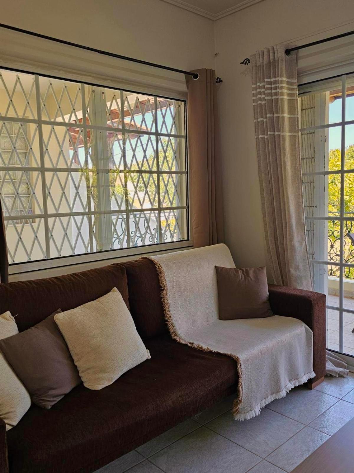 One Artemis Near The Sea And The Airport Apartment Ngoại thất bức ảnh