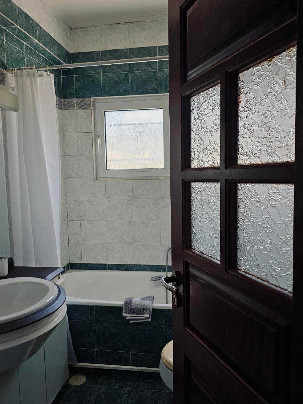 One Artemis Near The Sea And The Airport Apartment Ngoại thất bức ảnh
